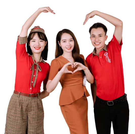 Ms. Emily Từ tiếp viên hàng không đến nhà đào tạo